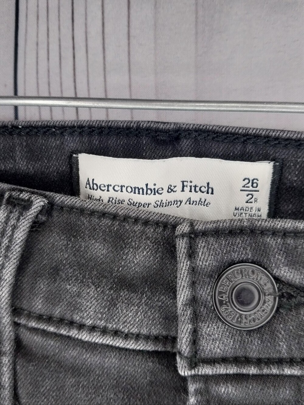 Abercrombie & Fitch High-Waist Black Skinny Distressed Raw Hem Ankle Edgy Jeans - Picture 3 of 10